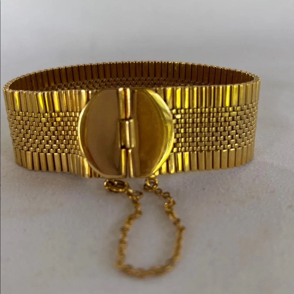 VINTAGE RARE NAPIER MEN’s GOLD TONE BRACELET WITH SAFETY CHAIN - Picture 1 of 10